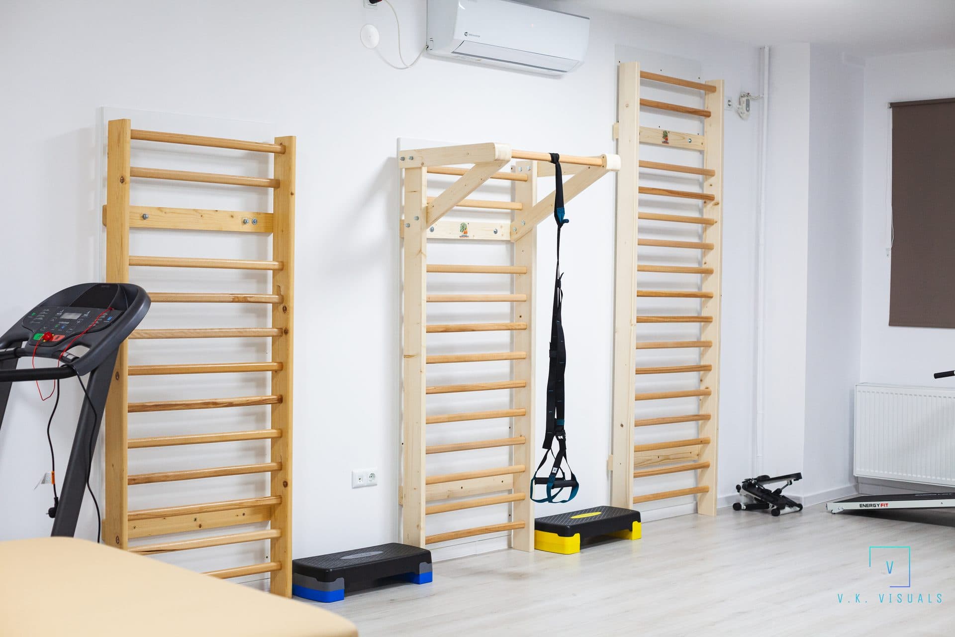 Sala de kinetoterapie PhysiOro cu spalier